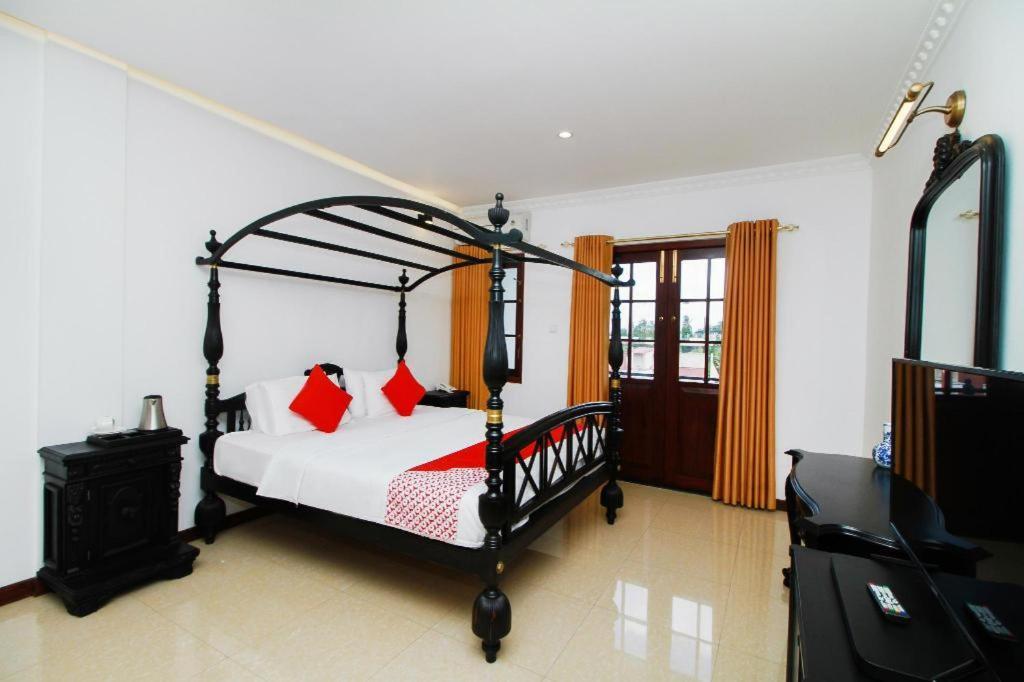 קאדוולה Hotel Queensbury Malabe מראה חיצוני תמונה