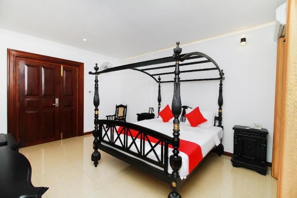 קאדוולה Hotel Queensbury Malabe מראה חיצוני תמונה