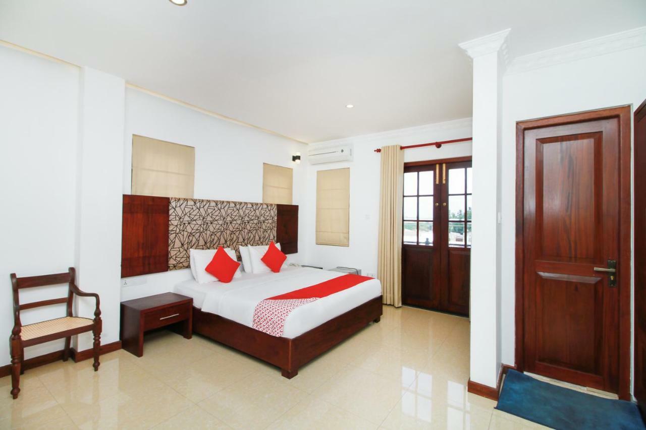 קאדוולה Hotel Queensbury Malabe מראה חיצוני תמונה